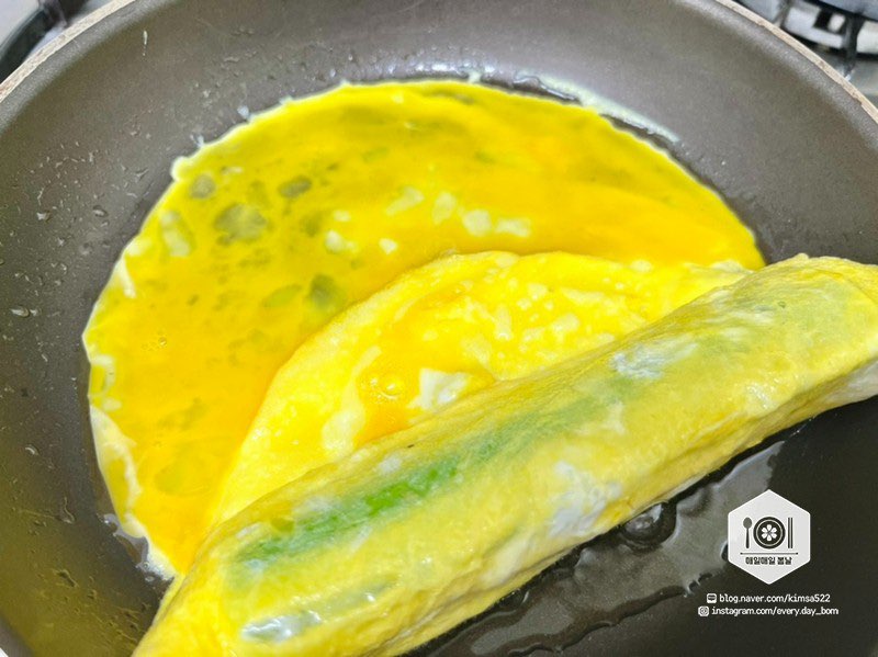 Công thức làm món trứng cuộn hình dưa hấu cực độc lạ - Ảnh 12